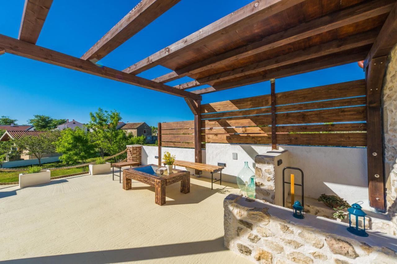 נין Villa Romantika Dalmacija מראה חיצוני תמונה