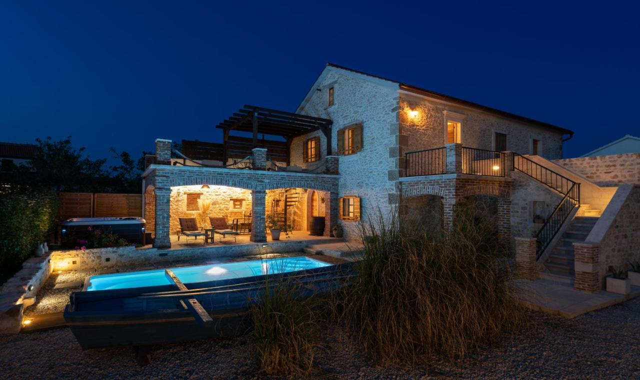 נין Villa Romantika Dalmacija מראה חיצוני תמונה
