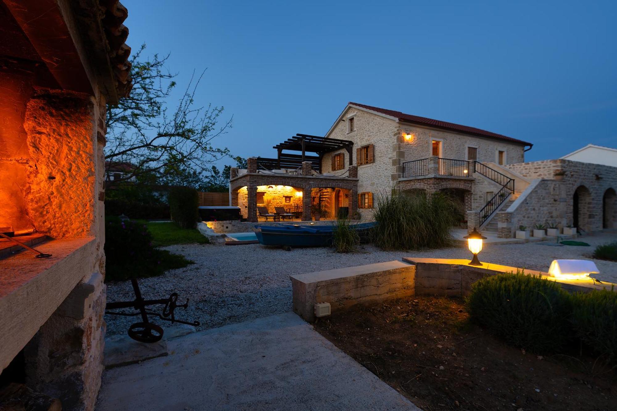 נין Villa Romantika Dalmacija מראה חיצוני תמונה
