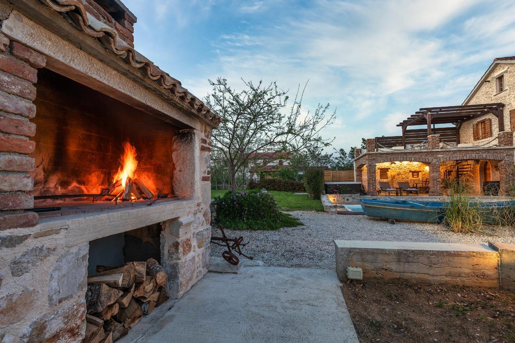 נין Villa Romantika Dalmacija מראה חיצוני תמונה
