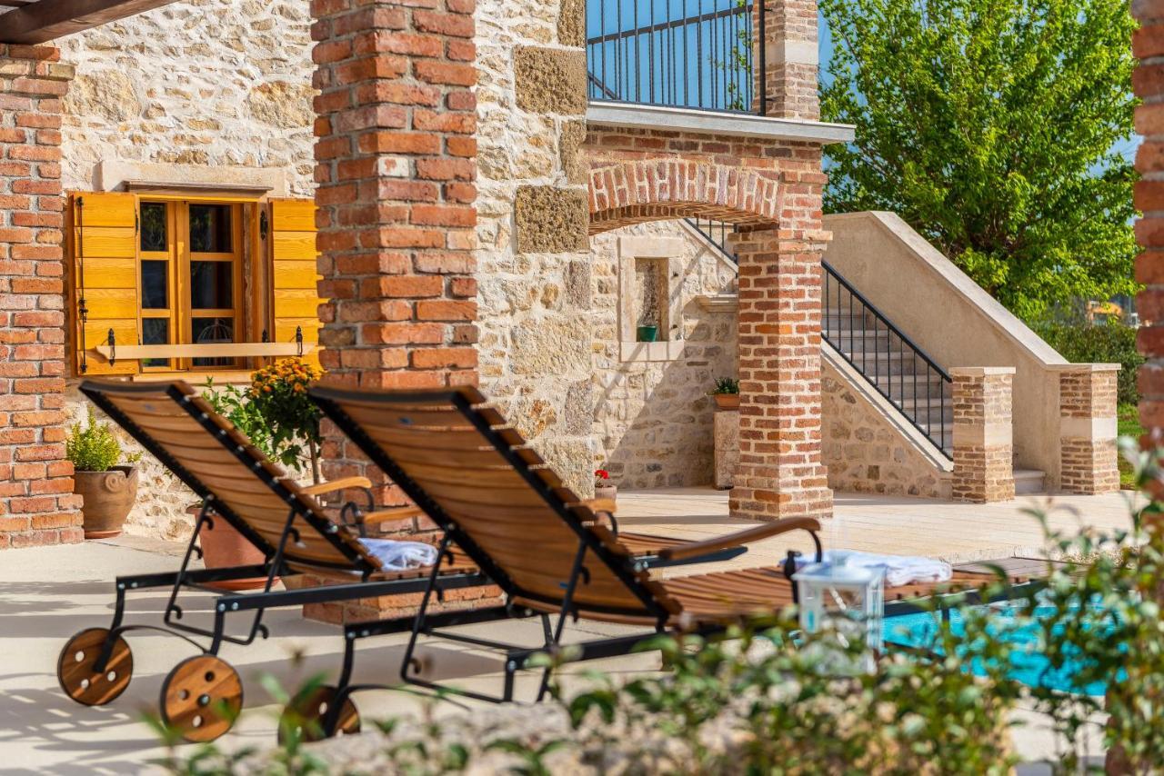 נין Villa Romantika Dalmacija מראה חיצוני תמונה